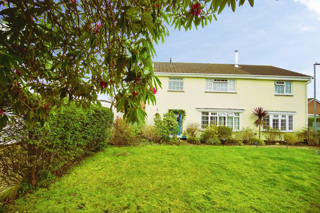 Property photo 3 of 25 Pbox-Img.Jpg