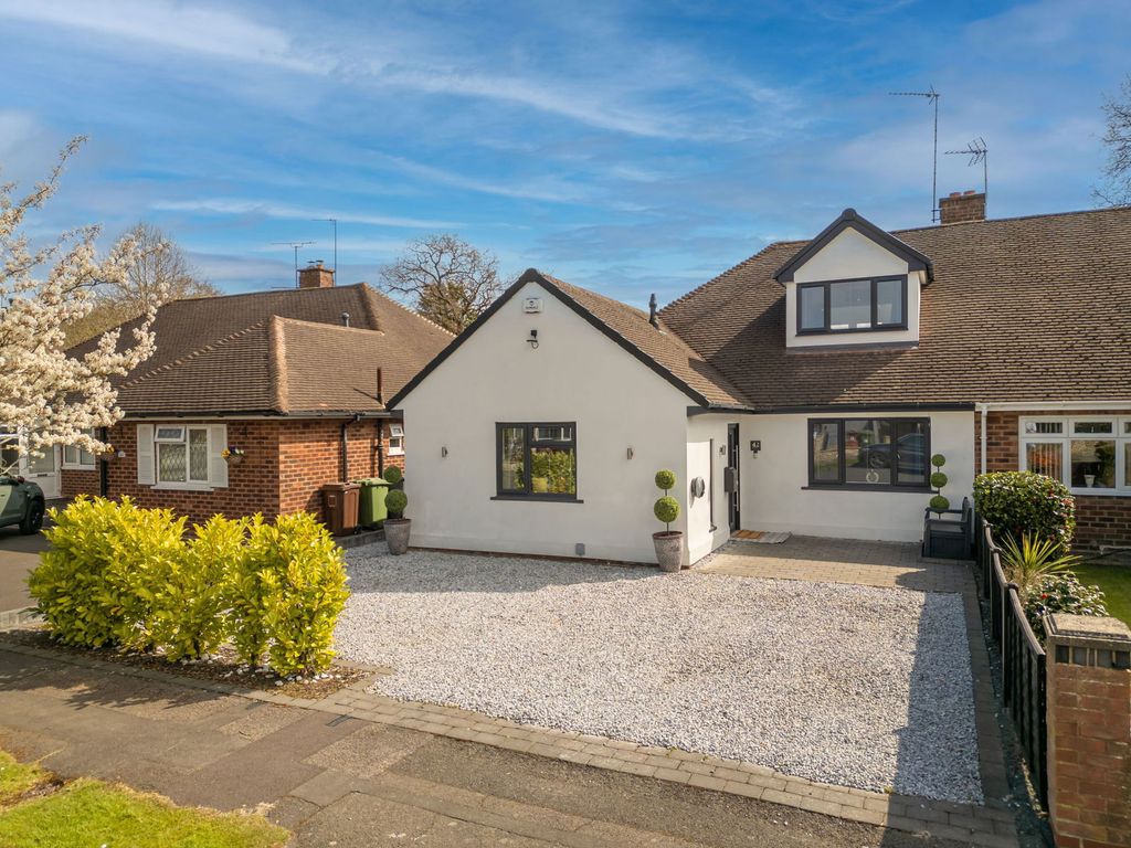 Property photo 2 of 42