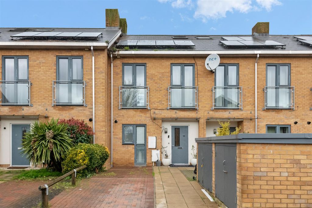 Property photo 2 of 12