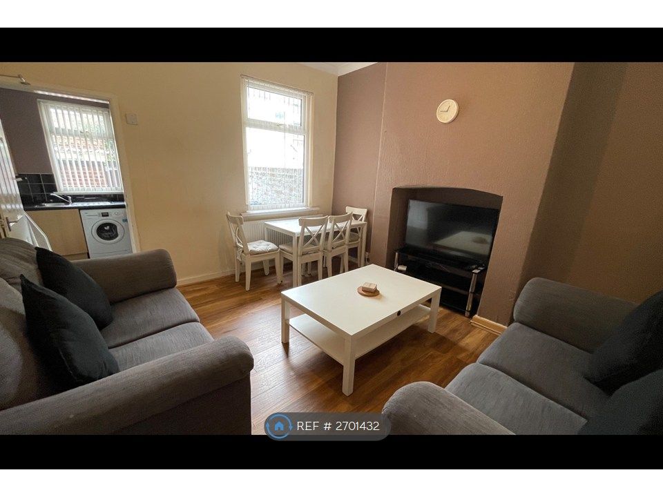 Property photo 1 of 13 Lounge