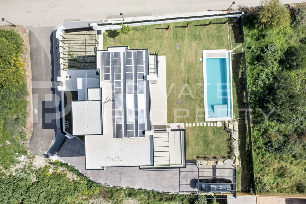 Property photo 3 of 27