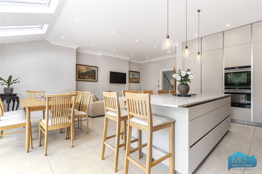 Property photo 2 of 46 Picture No. 05