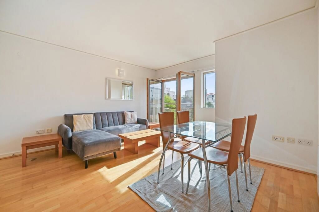 Property photo 2 of 8
