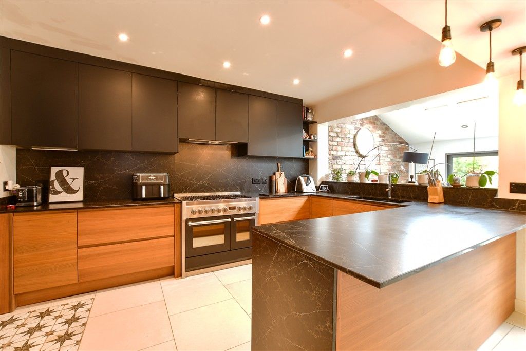 Property photo 1 of 18 Kitchen/ Dining Area