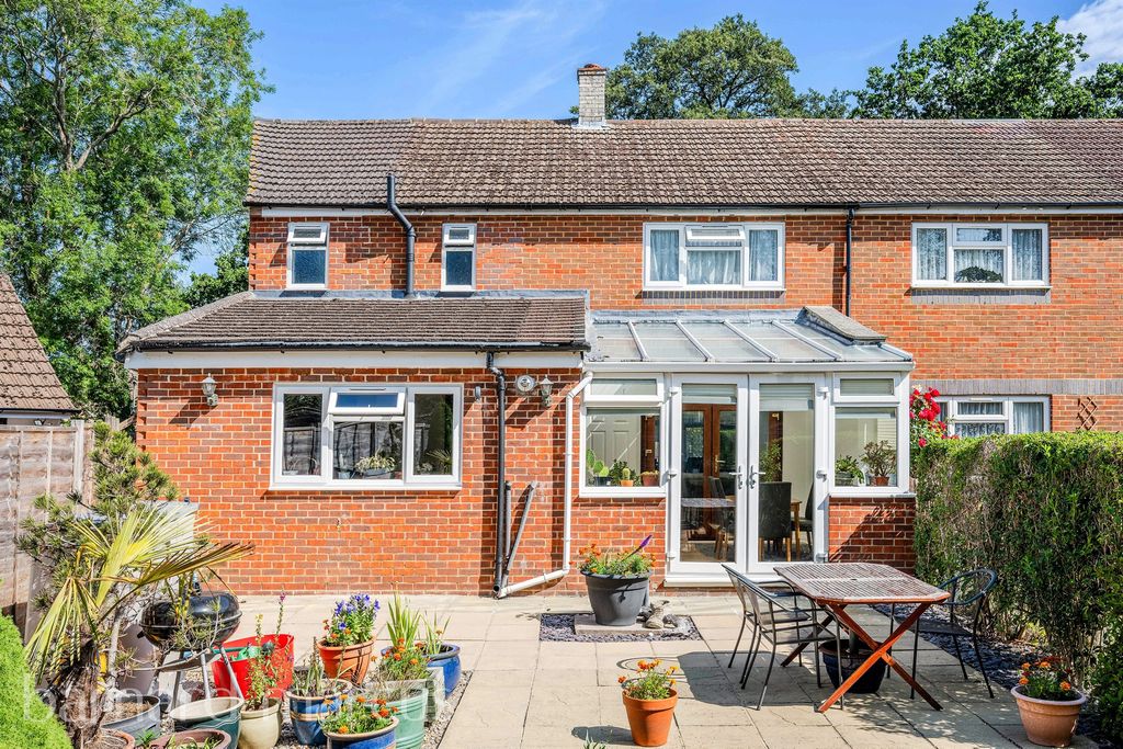 Property photo 2 of 11