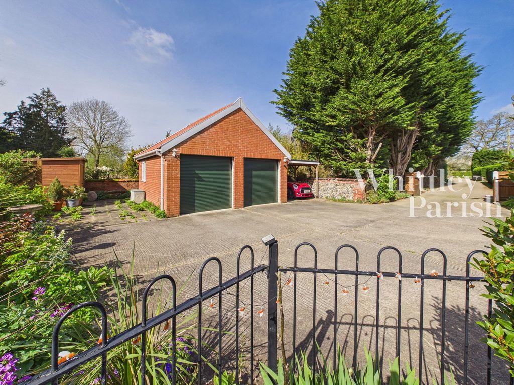 Property photo 2 of 32