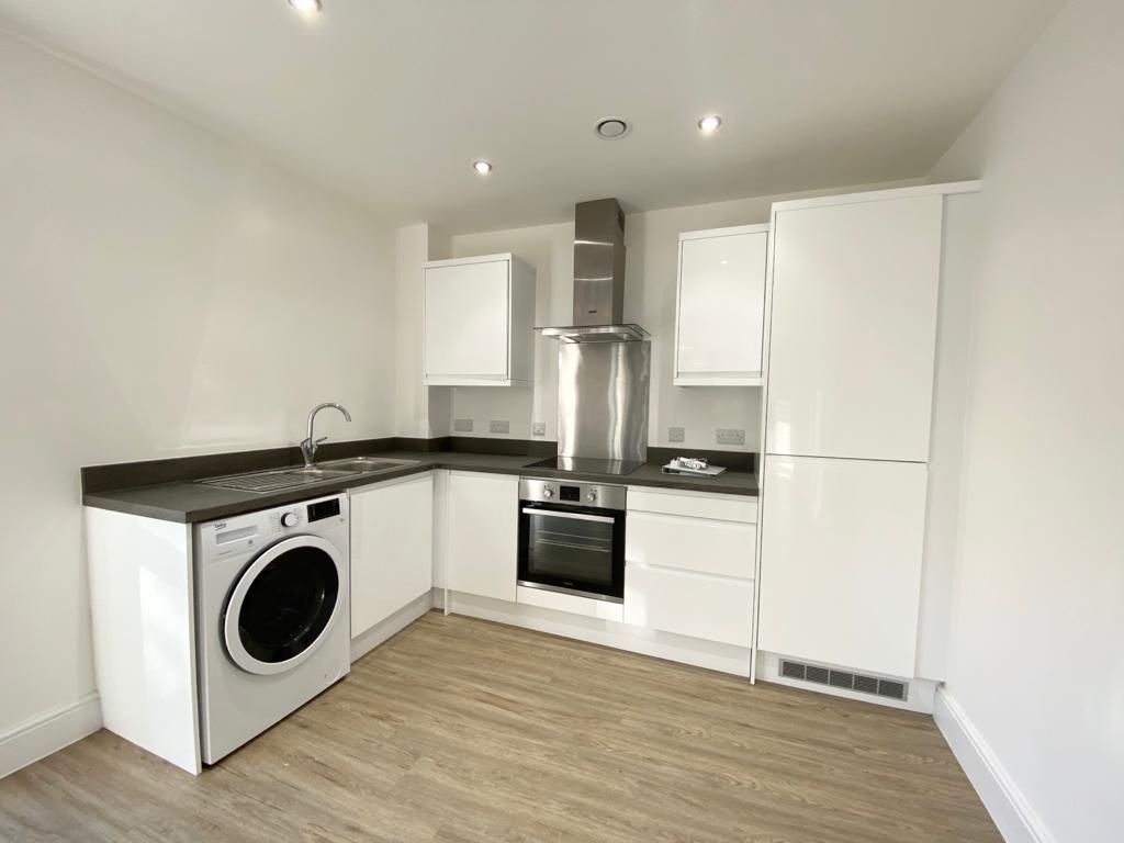 Property photo 3 of 8 Kitchen