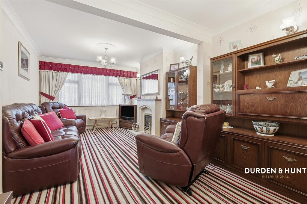 Property photo 3 of 19 Ford Lane