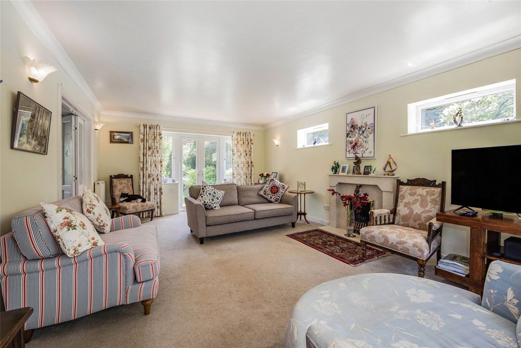 Property photo 2 of 13 Sitting Room