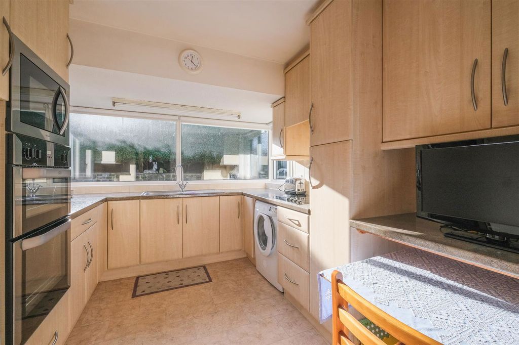 Property photo 3 of 22