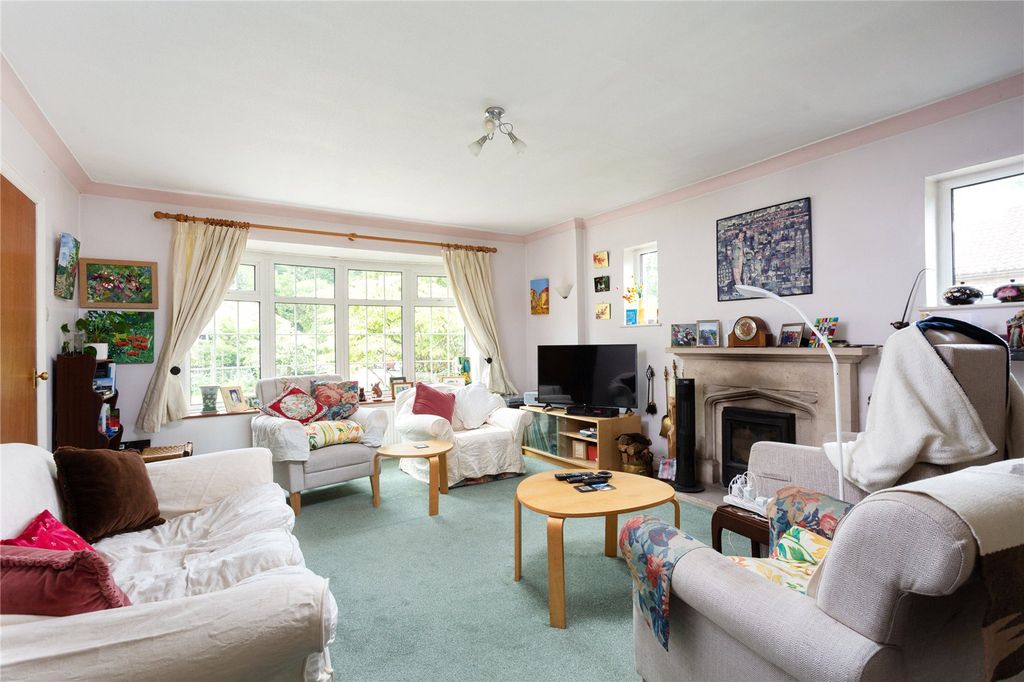 Property photo 2 of 19 Sitting Room