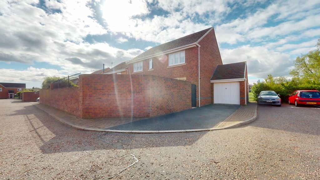 Property photo 3 of 41 5128373