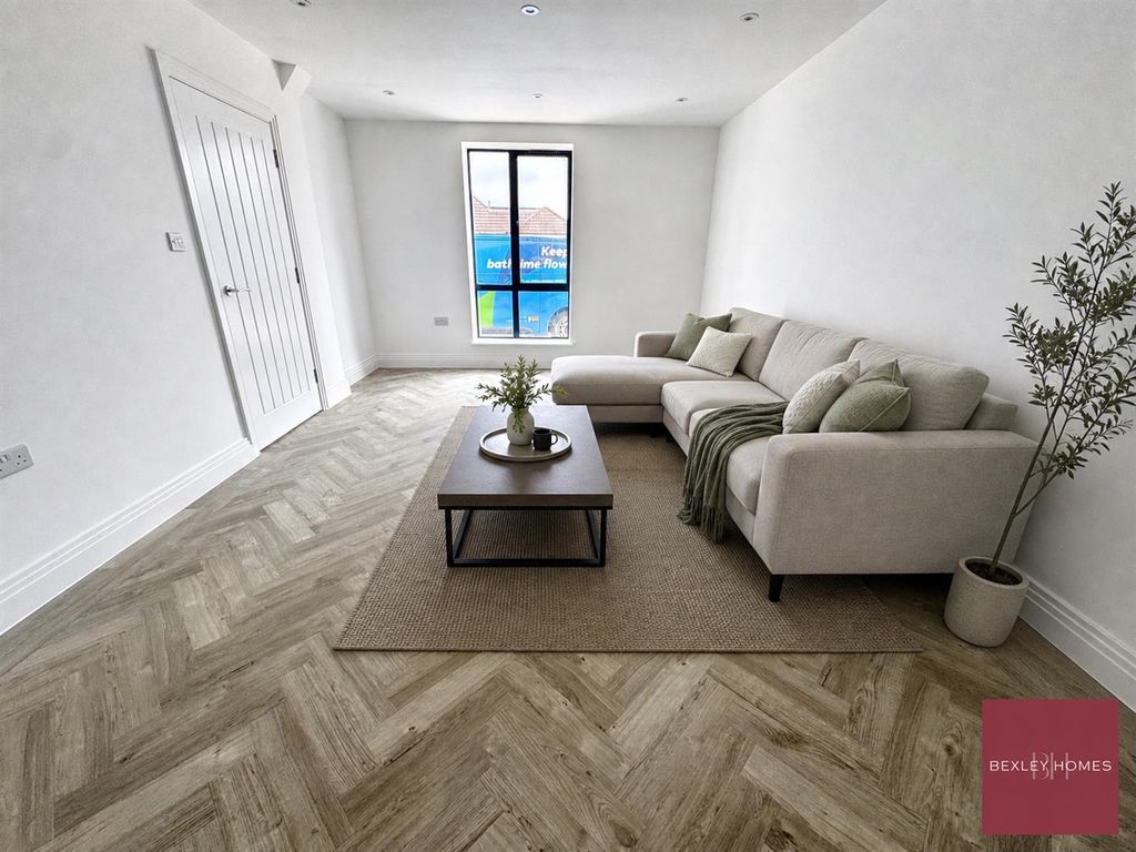 Property photo 3 of 15 File_01m0Z0Wegtrw286Yy5955ce638.Png