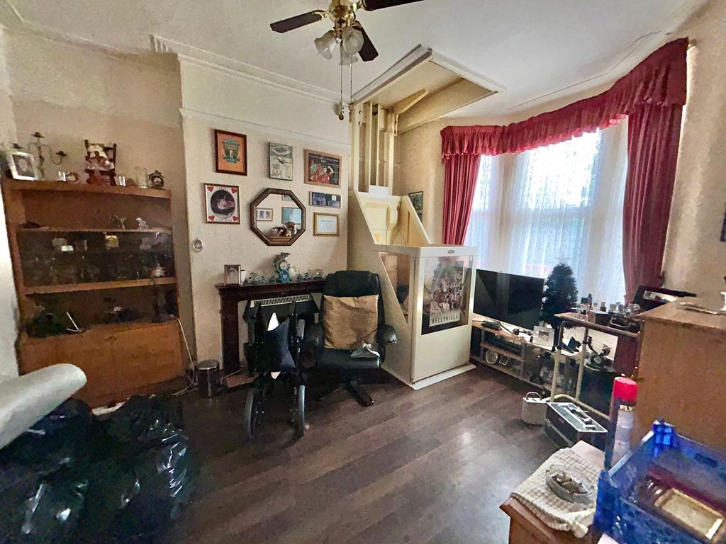 Property photo 2 of 4 Picture No. 05