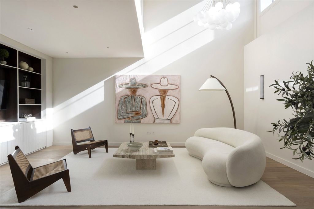 Property photo 1 of 13 Reception