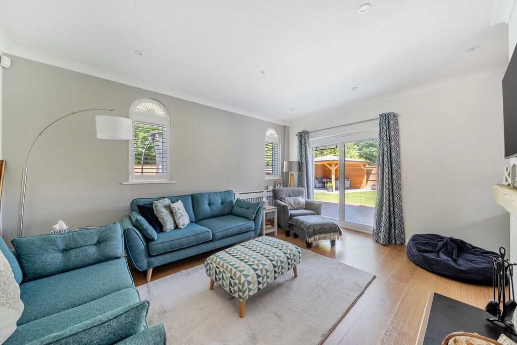 Property photo 3 of 20 1481257-11-6A3Bc3...