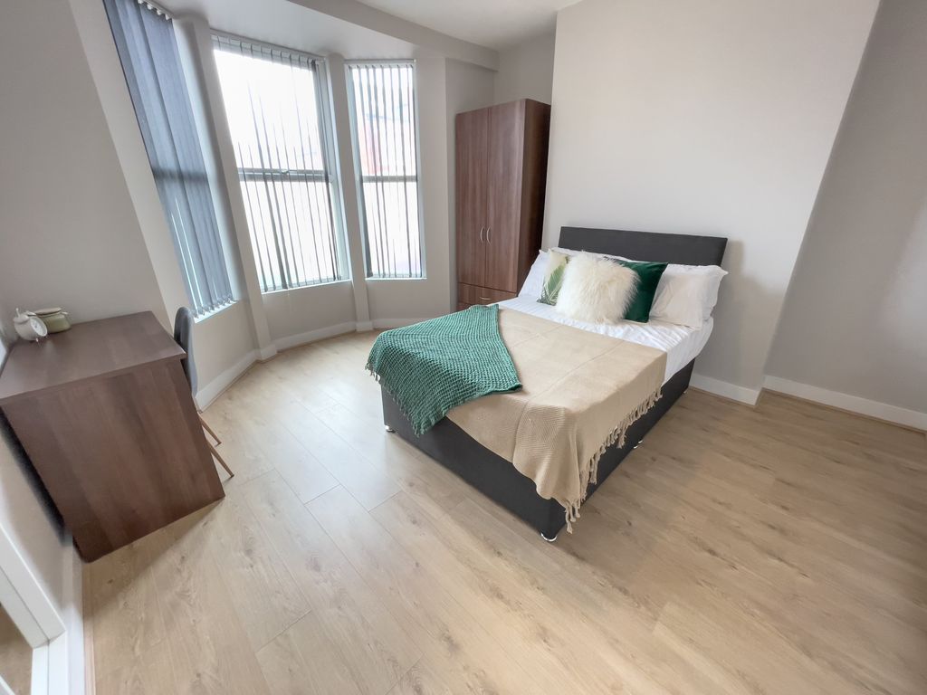 Property photo 2 of 15 25 Sheil 11