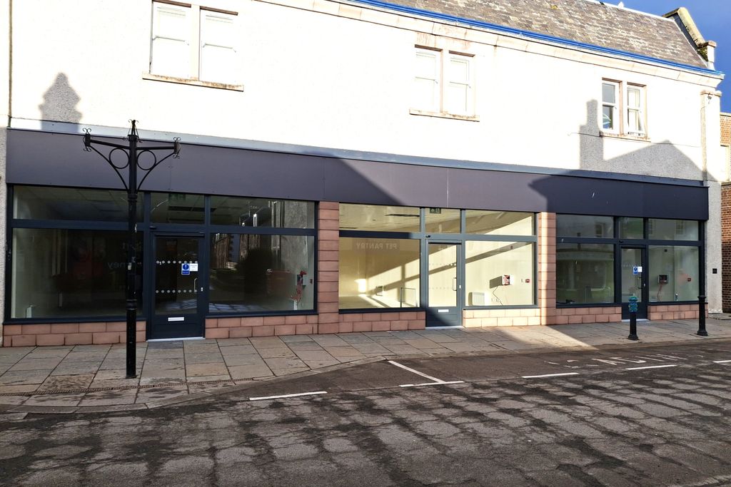Property photo 1 of 5 71 High Street, Exterior (Shop Front)