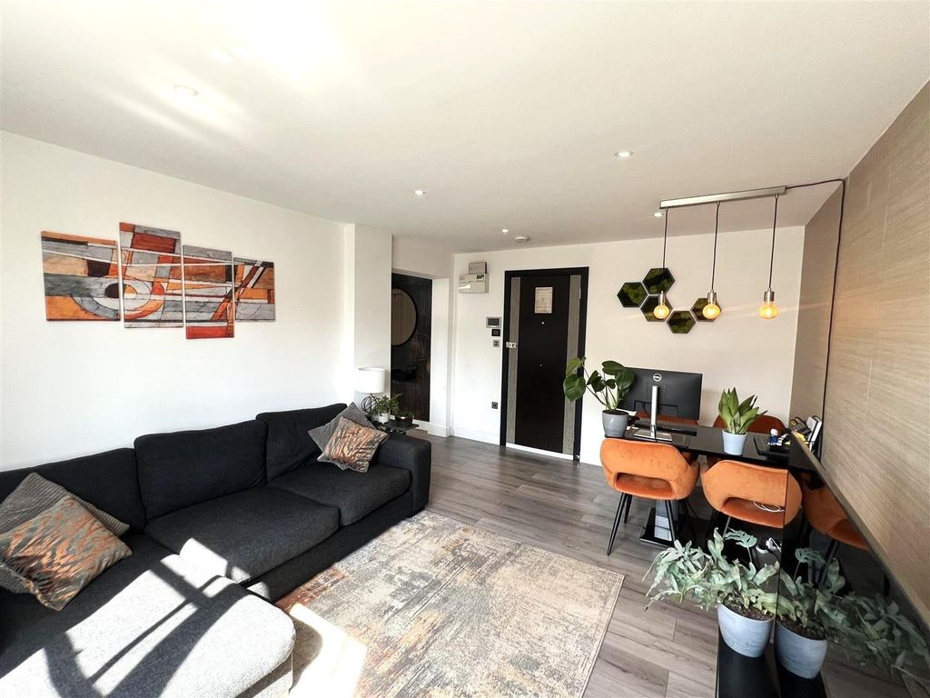Property photo 1 of 6 Ewell Living Room.Jpg