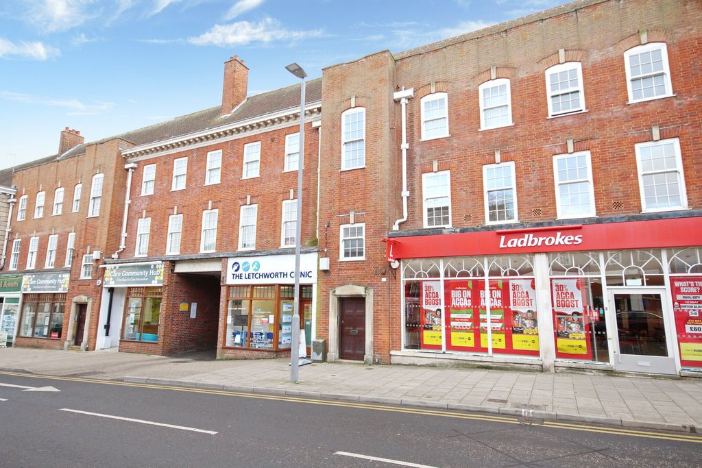 Property photo 1 of 9