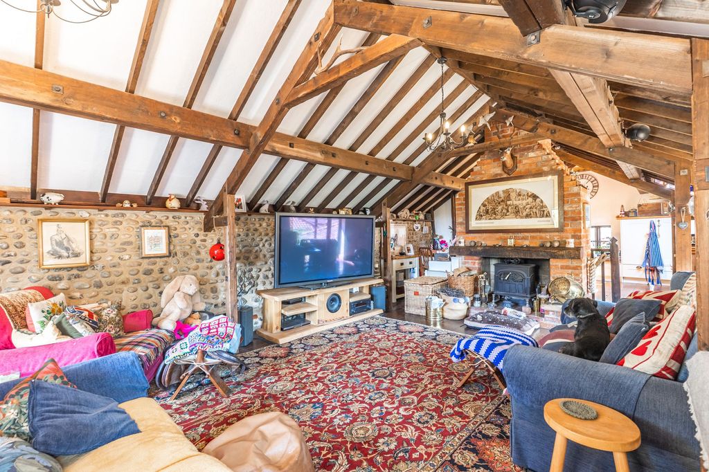 Property photo 3 of 18