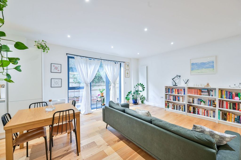 Property photo 2 of 19