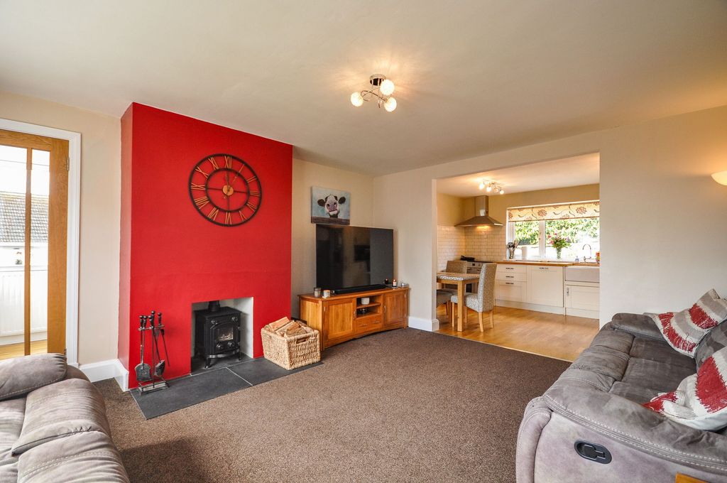 Property photo 2 of 37