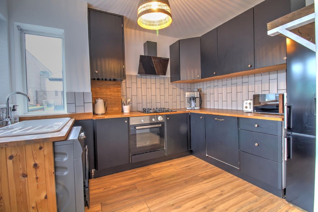 Property photo 3 of 9 Img_0953_4_5