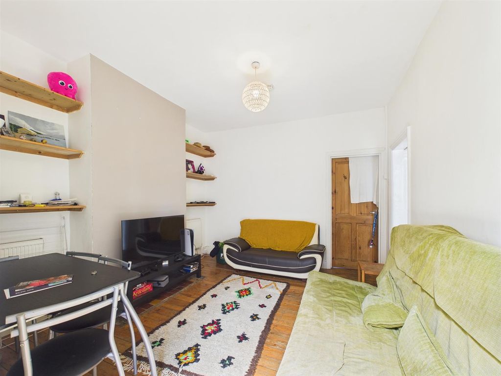 Property photo 1 of 10 Cam04749G0-Pr0050-Still004.Jpg