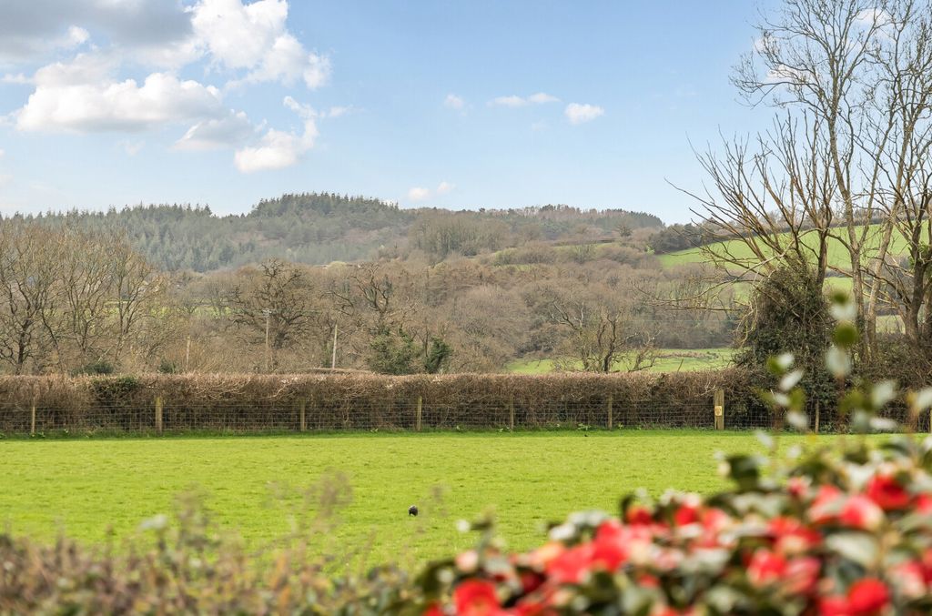 Property photo 2 of 15 Outlook