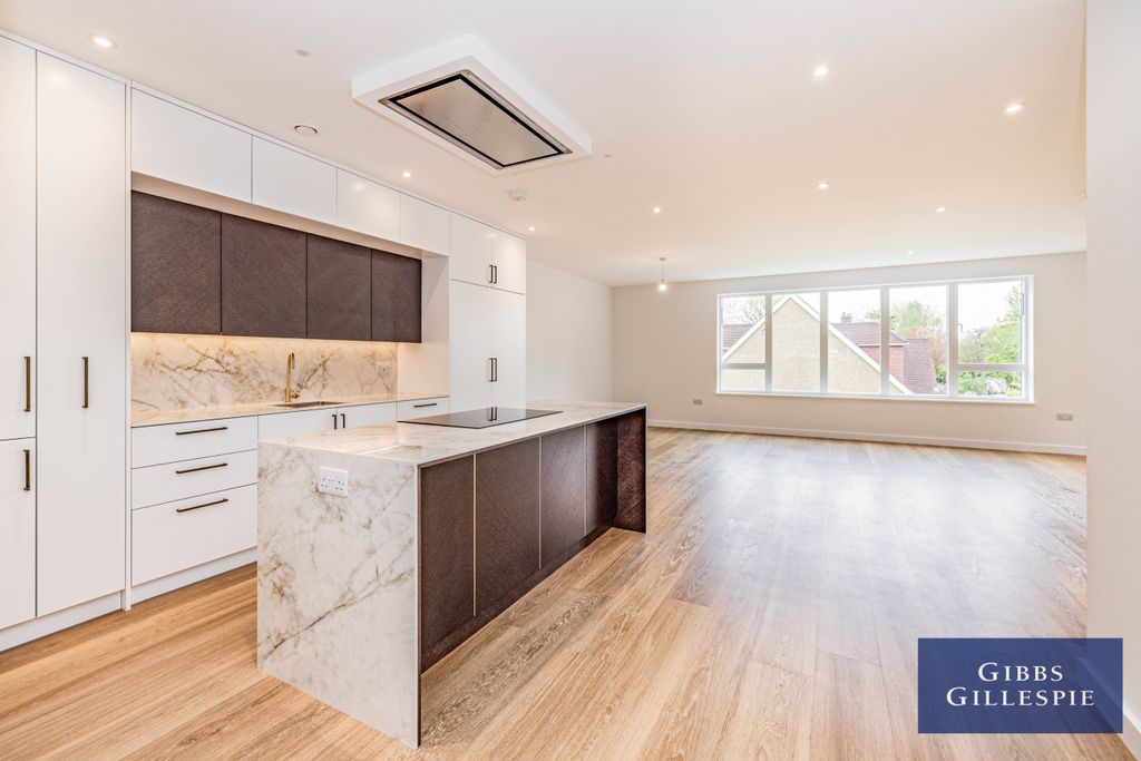 Property photo 2 of 11 3