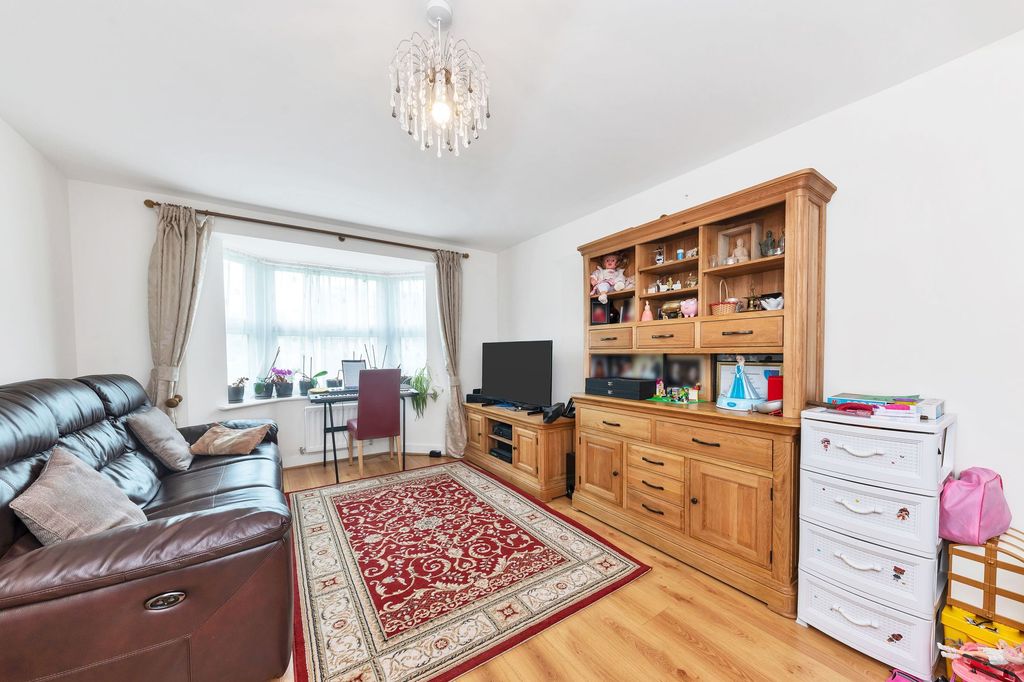 Property photo 3 of 13