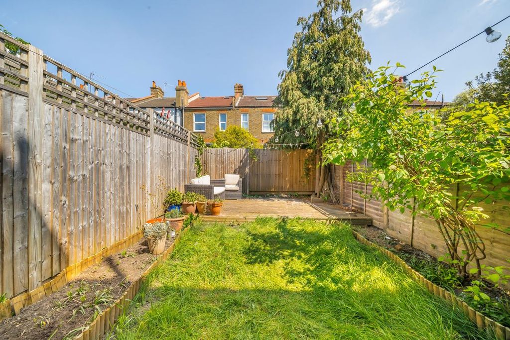 Property photo 3 of 11