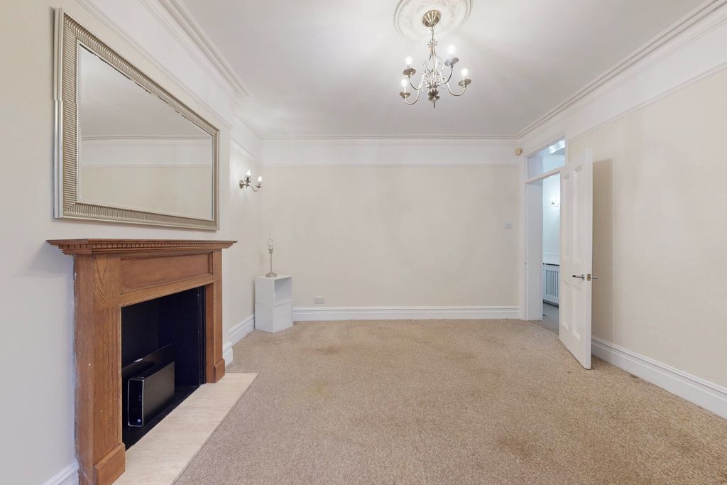 Property photo 3 of 10 Picture No. 04