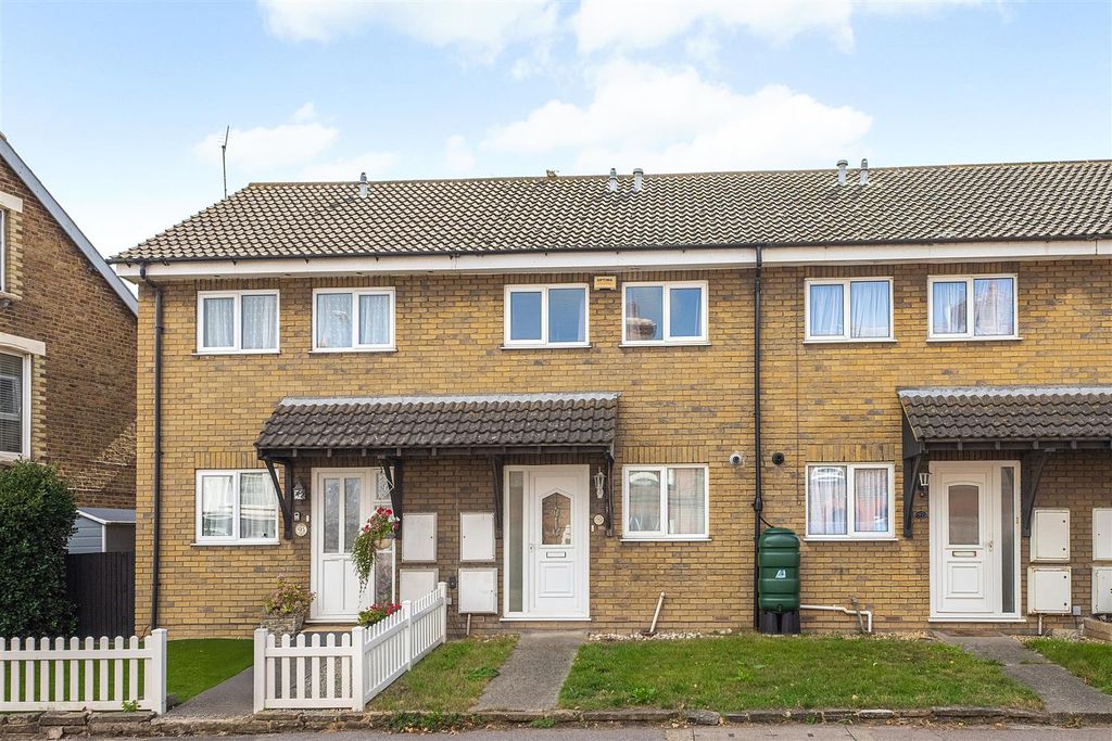 Property photo 1 of 14 Canterbury Road, Whitstable