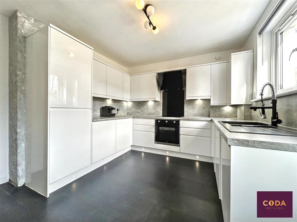 Property photo 2 of 17 Img_4355.Jpg