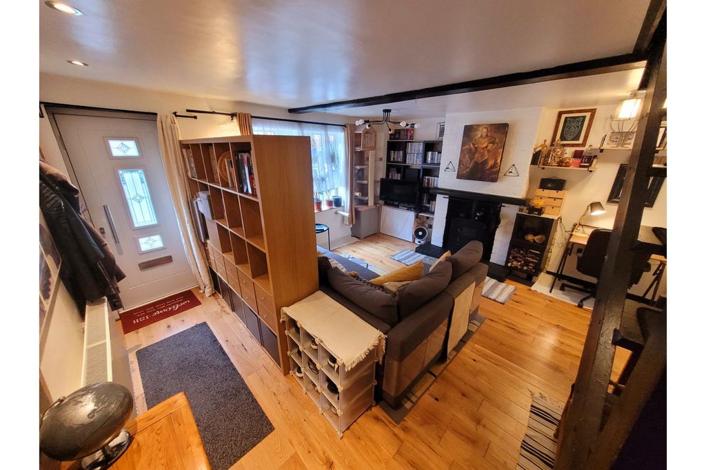 Property photo 3 of 10