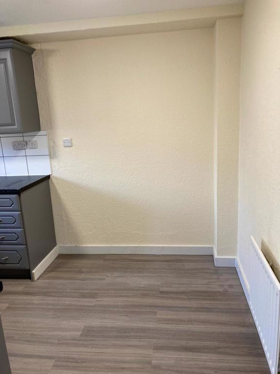 Property photo 3 of 27