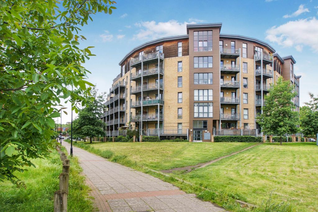 Property photo 1 of 11