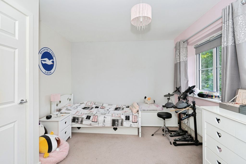 Property photo 3 of 17 Photo