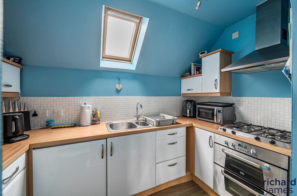 Property photo 2 of 16 54B12562ba2d486Bbaa86116327Ff3E2