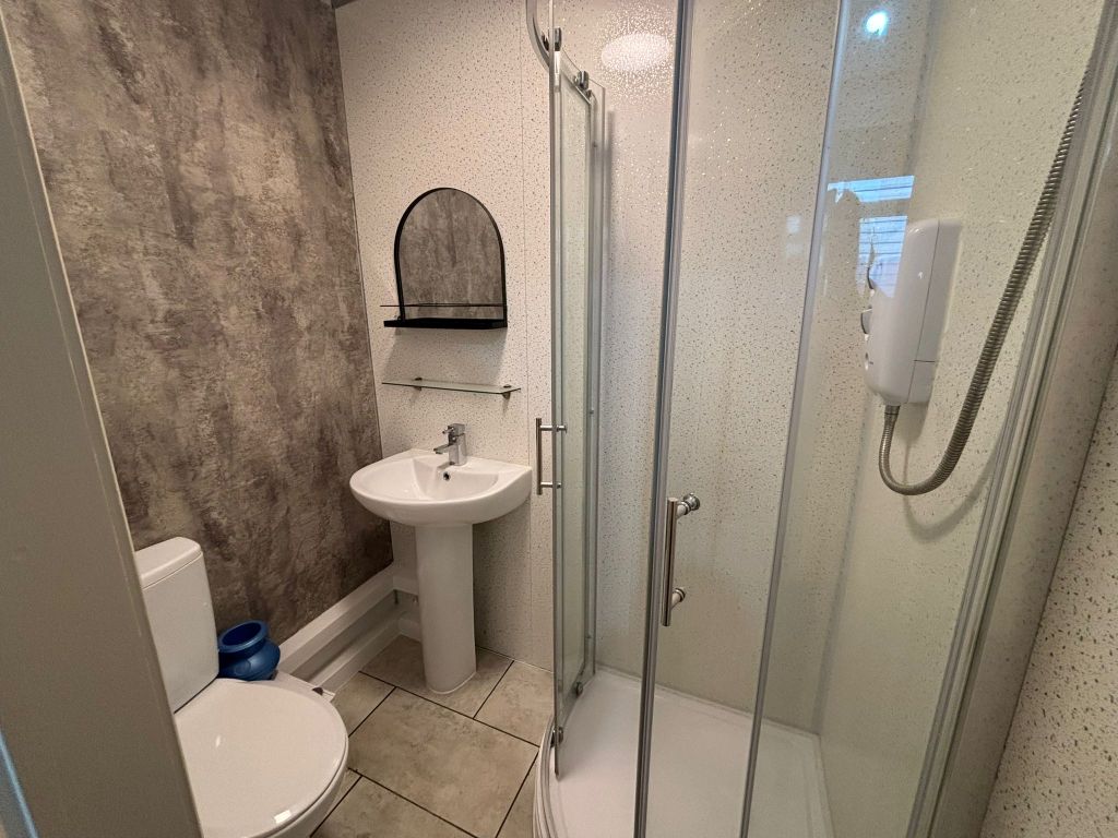 Property photo 3 of 5 Bathroom