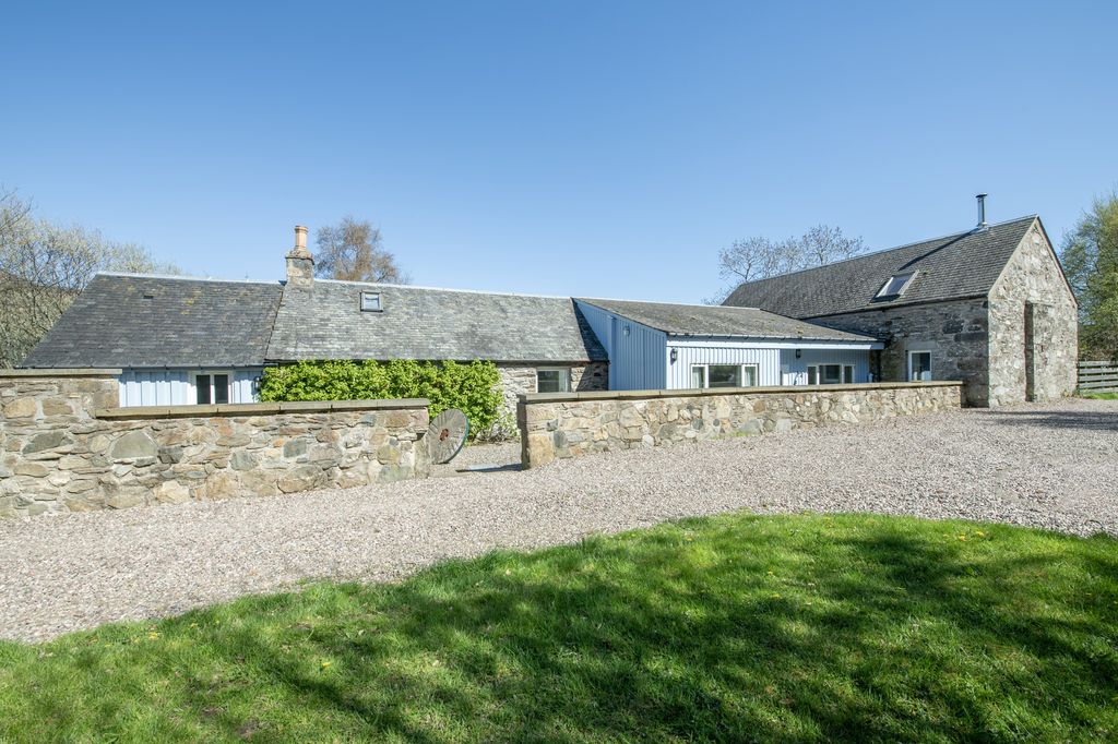 Property photo 3 of 51
