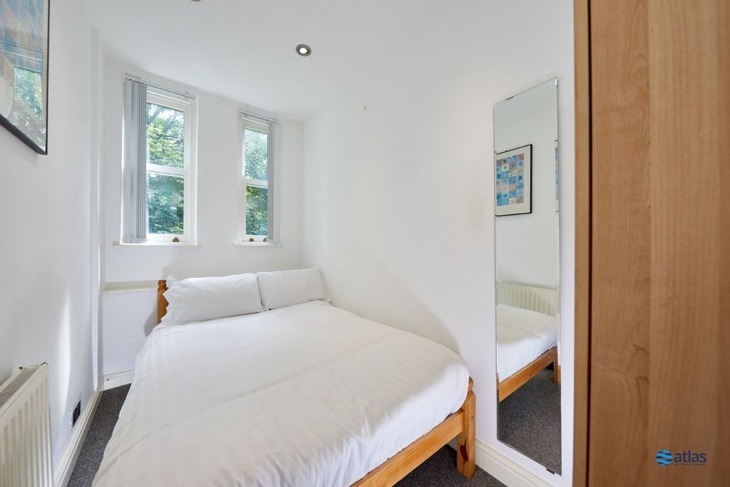 Property photo 3 of 11 Bedroom