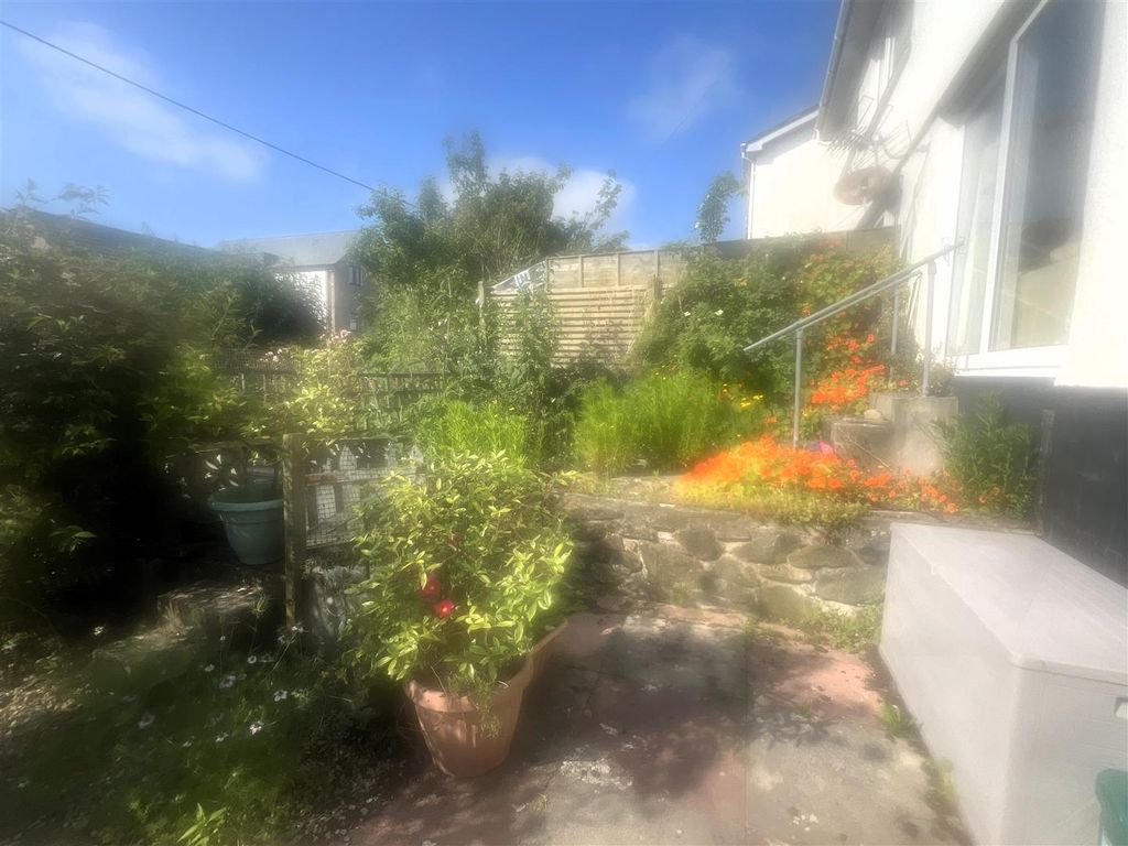 Property photo 2 of 11 Elevations And Gardens