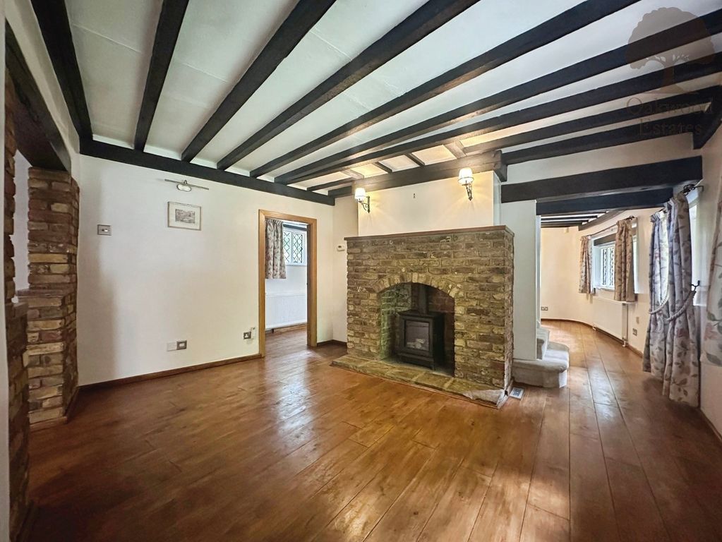 Property photo 2 of 16 Lounge