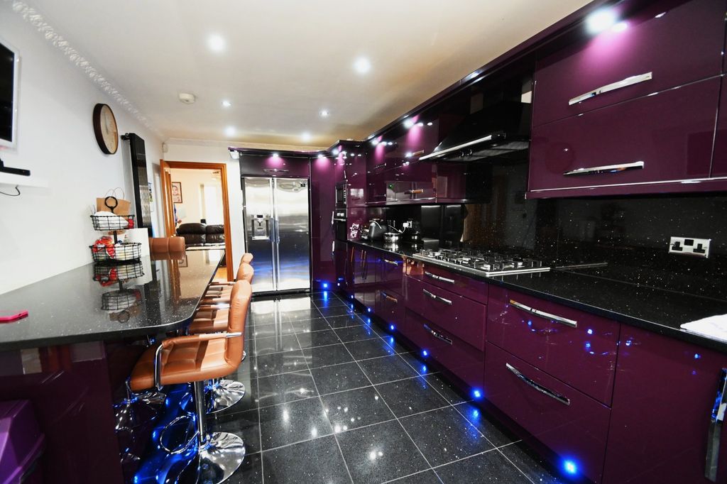 Property photo 2 of 16 Kitchen