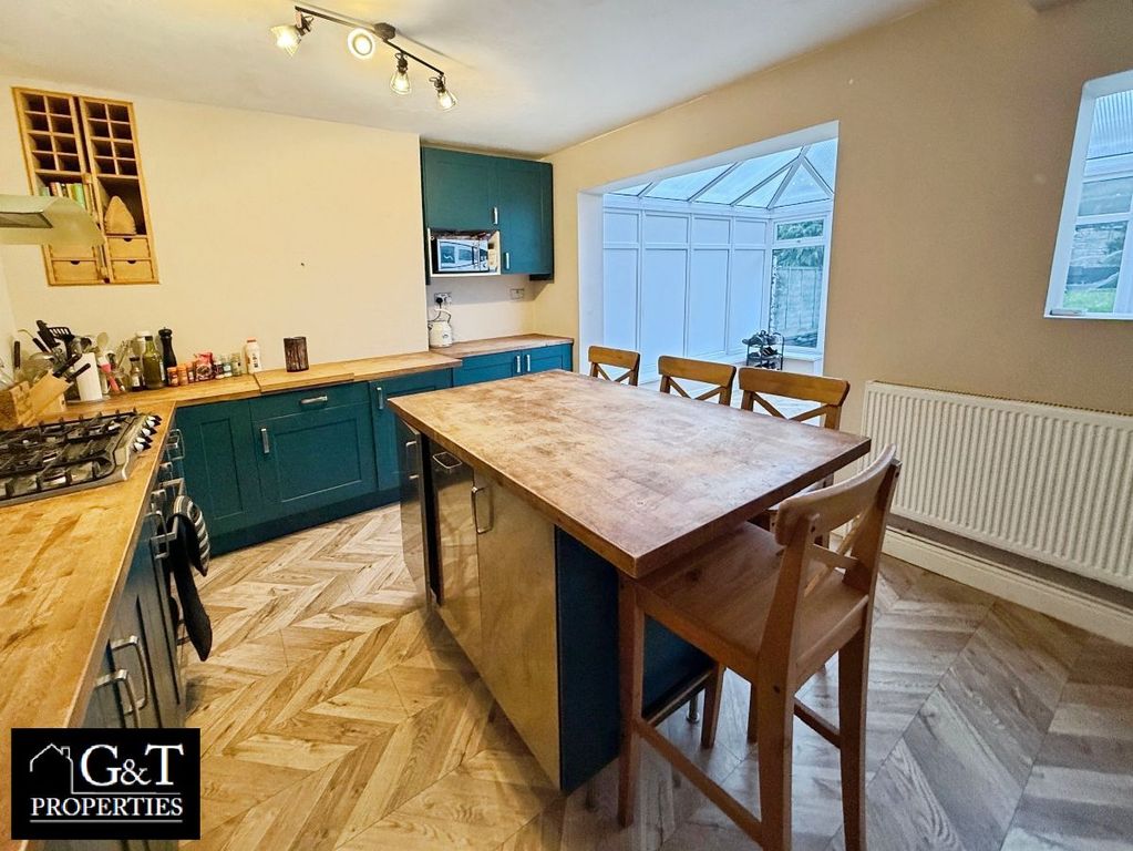 Property photo 3 of 18 Open Plan Kitchen