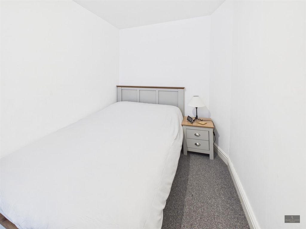 Property photo 2 of 8 Cam02887G0-Pr0647-Still005.Jpg