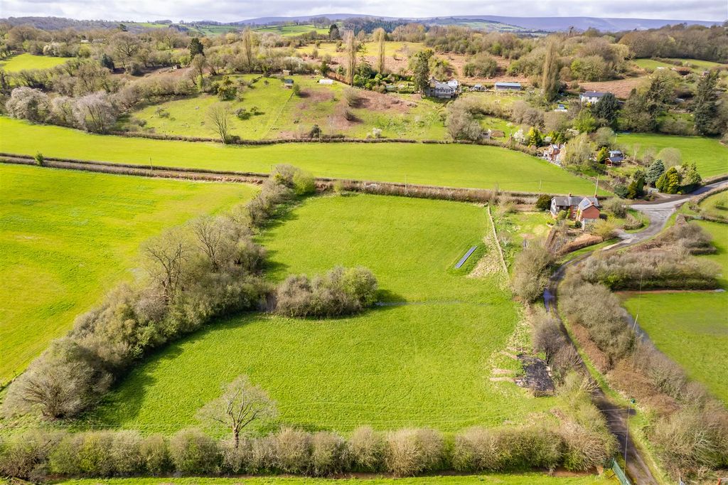 Property photo 2 of 29